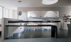 Italienische Designerküche mit Küchenoberfläche in Hochglanzlack weiß (Aster Cucine Domina)