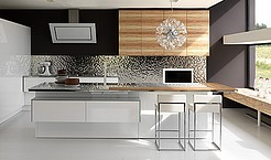 Italienische Designerküche mit Küchenoberfläche aus Echtholz: Olive natur (Aster Cucine Contempora Ulivo)